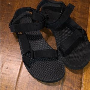 Black Tevas